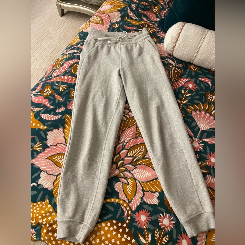 Lululemon joggers